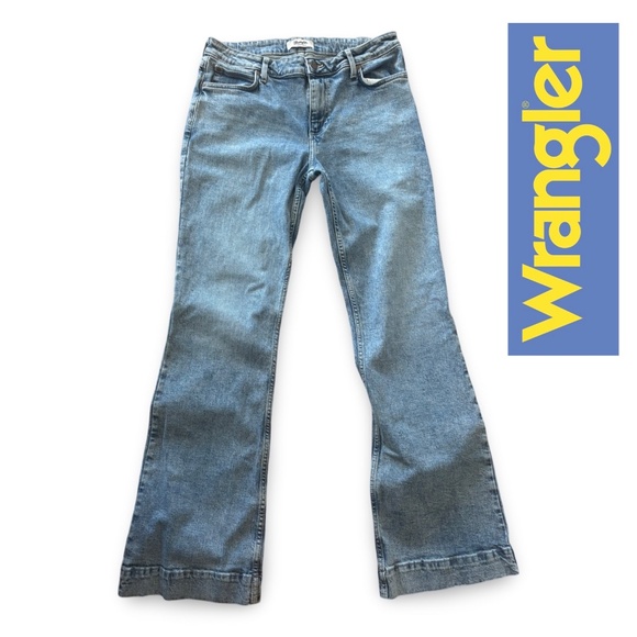 Wrangler Blue Flare Jeans - Picture 3 of 15